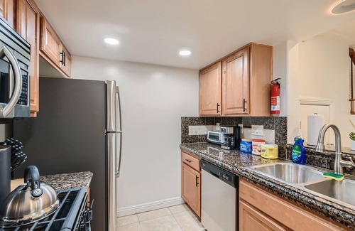 Downtown Casa | Stylish- Multi-Level- Patio- Games - Fast WIFI-CM3