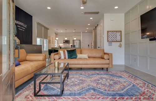 Greenwood Casa | Stylish Nashville Retreat for Groups