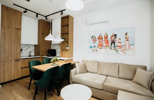 Tirana Condominio | Stylish nest @15 min to center (A/C, Balcony)