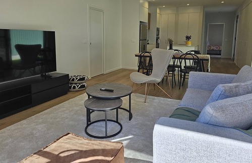 Gowrie Casa | Stylish New 3bedroom 2 1/2 bathroom townhouse, garage, parking, internet