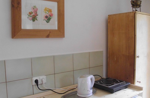 Stranny Apartamento | Elegante apartamento nuevo en una granja nr Praga cerca de un lago para nadar