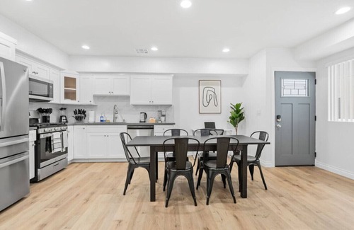 Compton Casa | Stylish New home Near DTLA, Disneyland, SOFI