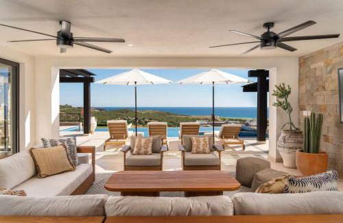 Sunset Beach Casa | Stylish New Modern 5BR Villa at Quivira