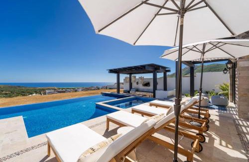 Sunset Beach Casa | Stylish New Modern 5BR Villa at Quivira