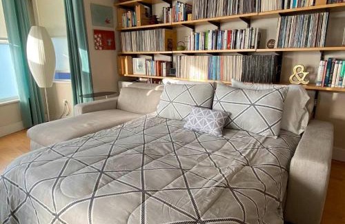Lower Haight Casa | Stylish Nopa Penthouse, Remote Work Friendly