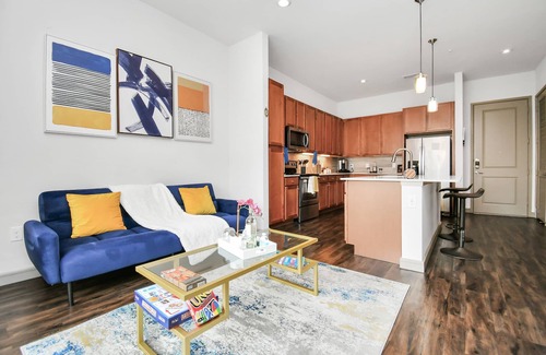 Central Business District Apartamento | Stylish Oasis ~ ♥ of Downtown ~ ♛King Bed ~ Gym
