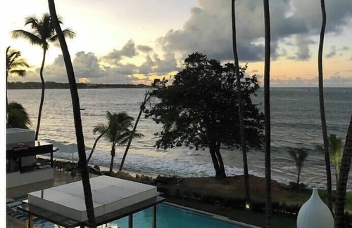 Cabarete Complejo | Stylish ocean-front imperial suite. Free transport to and from the airport.