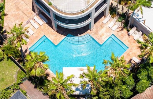 Surfers Paradise Apartamento | Stylish Ocean View Room King bed with Spa