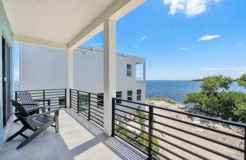 Monroe County Casa | Stylish Oceanview Getaway w Pool Hot Tub