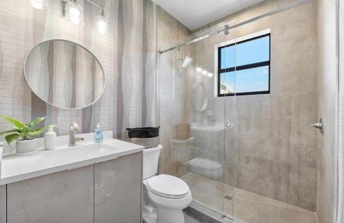 Monroe County Casa | Stylish Oceanview Getaway w Pool Hot Tub