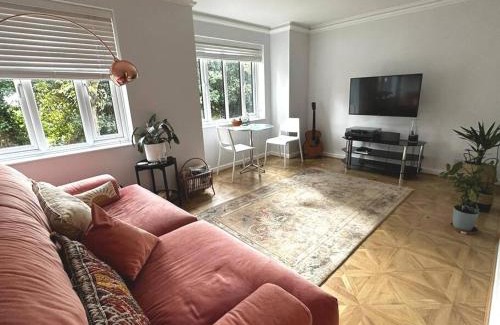 Oakleigh Apartamento | Stylish, Peaceful 2-Bed Flat with Free Parking