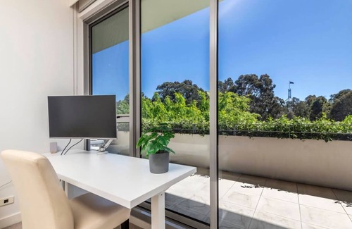 Forrest Apartamento | Stylish Penthouse Level Apartment In Capital Hill ACT