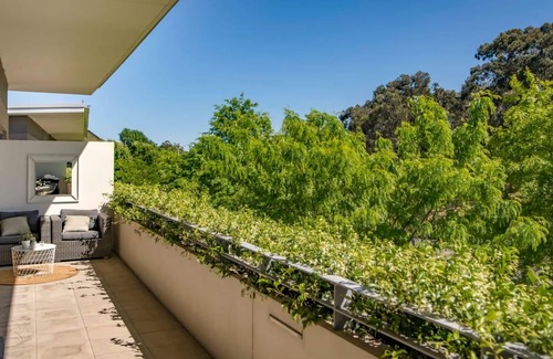 Forrest Apartamento | Stylish Penthouse Level Apartment In Capital Hill ACT
