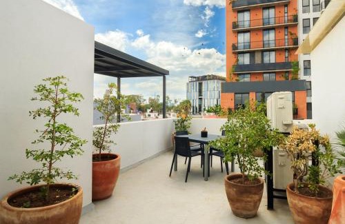 Guadalajara Apartamento | Stylish Private Flat with Patio 1 BD Tribu San Martin