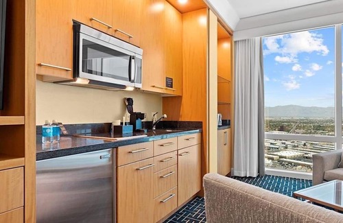 Las Vegas Apartamento | Stylish Renovated Studio at Trump Tower 3324