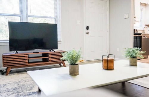 Durham Apartamento | Stylish Retreat by Duke Univ.~Near Dwntwn Durham