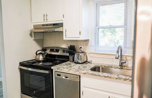 Durham Apartamento | Stylish Retreat by Duke Univ.~Near Dwntwn Durham