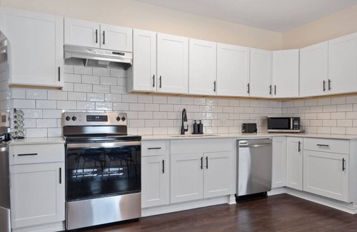 Old East Dallas Casa | Stylish Retreat in Downtown w/ Parking | Ping-Pong