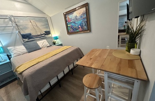Historic Old Northeast Casa | Stylish Retreat| Walk 2Dtwn+beach |Bikes+Patio