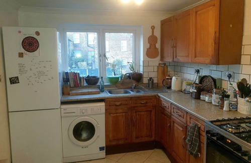 Wood Green Apartamento | Stylish sanctuary in bustling Wood Green, close to tube, shops and parks
