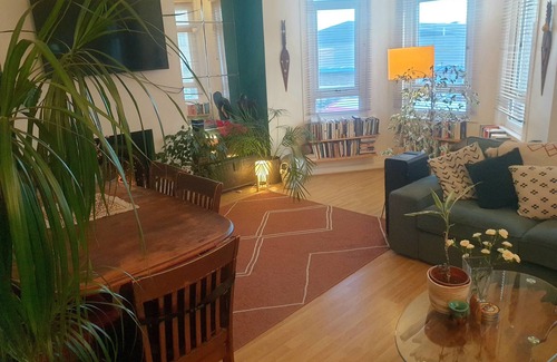 Wood Green Apartamento | Stylish sanctuary in bustling Wood Green, close to tube, shops and parks