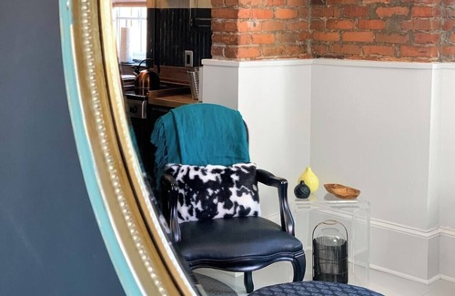 Savannah Victorian District Condominio | Stylish Savannah Stay I Walk to Forsyth I Free Parking