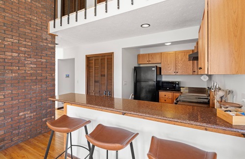 Haw Creek Cabina | Stylish, secluded cabin minutes from the Biltmore and downtown
