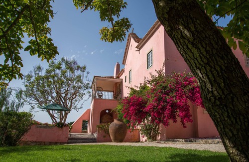 Monserrate Villa | Elegantes y aisladas villas contiguas con piscinas, hermosos jardines y vistas,