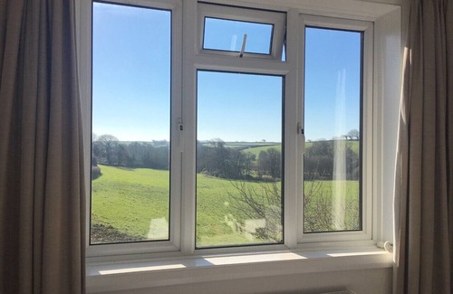 Bude Casa | Elegante casa de autoservicio en una posición idílica - Stratton, Bude - ALQUILER DE SURF GRATIS