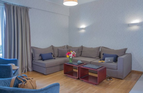 Ilisia Apartamento | Elegante apartamento con servicio para 3 en el corazón de Atenas.