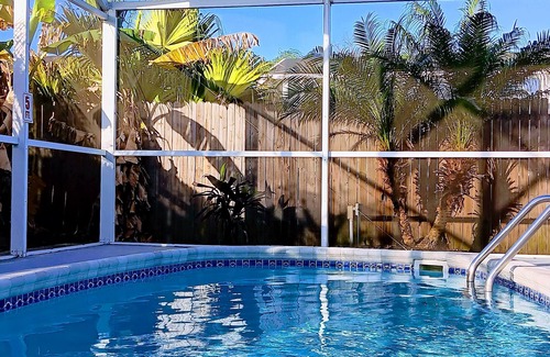 Indian Point Casa | Privacidad y ubicación! ¡Villa Disney completa con piscina privada!