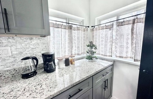 Clinton Township Casa | Stylish, Spacious, 4 TV's, Game Room w/ Bar and Lounge Area