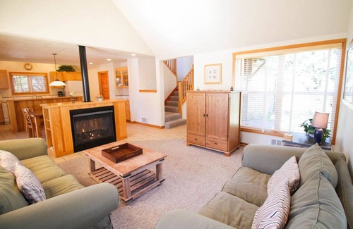Shorepine Village Casa | Stylish Spacious 2 Bedroom, Walk to the Beach, or Explore Shorepine Village
