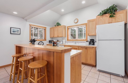 Shorepine Village Casa | Stylish Spacious 2 Bedroom, Walk to the Beach, or Explore Shorepine Village