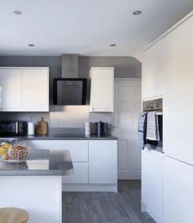 Beverley Casa | Stylish spacious home in Beverley Families, Contractors, Long stay welcome