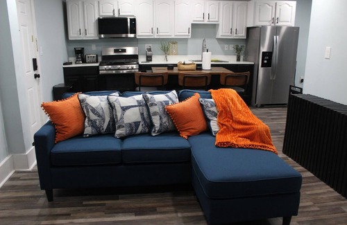 Newark Apartamento | Stylish & Spacious Newark Retreat - Perfect for City Getaways!