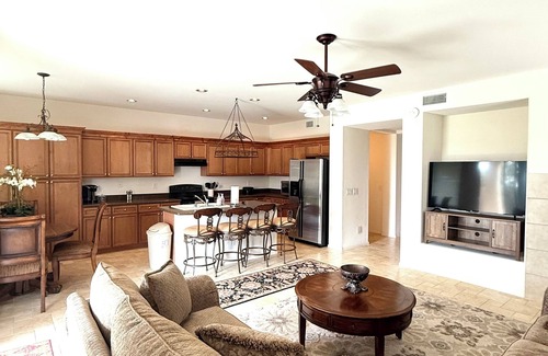 Surprise Casa | Stylish & Spacious Retreat Near Surprise Stadium - Room to Spread Out!