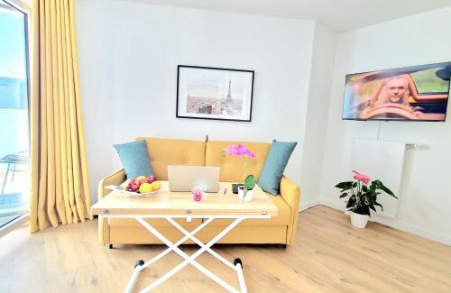 Rueil-Malmaison Apartamento | Stylish Stay Near Paris - 850m to Subway RER A - Netflix T1-4P