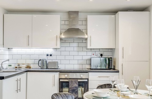Ware Apartamento | Stylish stay Ware town + parking