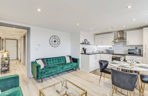 Ware Apartamento | Stylish stay Ware town + parking