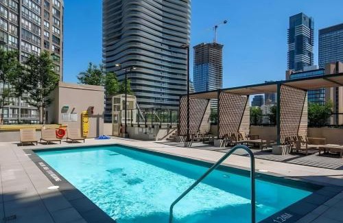 Bay Cloverhill Casa | Stylish Stay with City Views, Pool and Gym