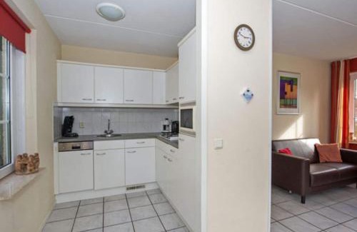 Hellendoorn Casa | Stylish Stay with Garden View