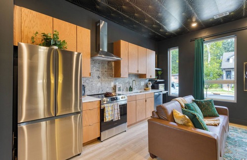 Talbot's Corner Casa | Stylish Studio for 6 Near Broadway & East Nashville Restaurants | Lischey Loft
