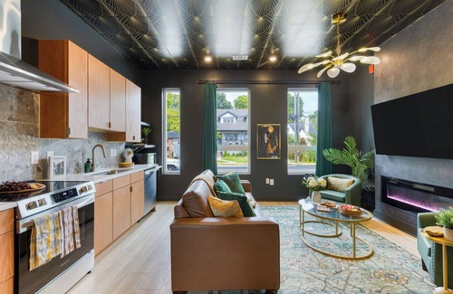Talbot's Corner Casa | Stylish Studio for 6 Near Broadway & East Nashville Restaurants | Lischey Loft
