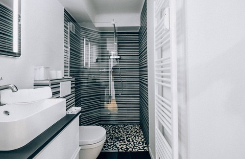 Belair Apartamento | Stylish Studio w Terrace in Heart of Lux