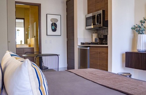 Colonia El Progreso Condominio | Stylish Studio with Balcony @ Vista Vela 3, Mexico
