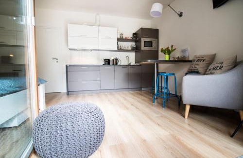 Nusle Apartamento | Stylish Studio with Balcony, 12 Min to City Centre, Free Netflix & WiFi
