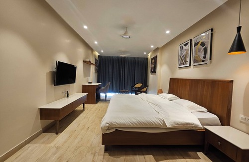 Panch Batti Apartamento | Stylish studio with wi-fi, pantry, coffee, and central location.