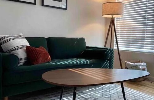 Lawndale Apartamento | Stylish Suite - LAX, SoFI/Forum Garage & Laundry