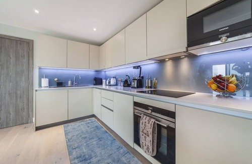 St. Mary's Park Apartamento | Stylish Three-Bedroom Flat in Vibrant Battersea